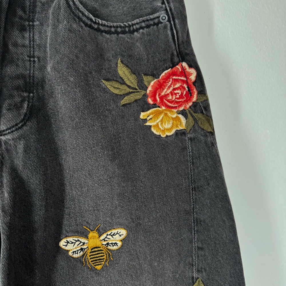 Driftwood Parker Barrel Jeans Faded Black Embroidered Floral Bee Butterfly 24 - Picture 14 of 16